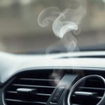 Słodki zapach w samochodzie – kiedy oznacza wyciek płynu chłodniczego i co sprawdzić
