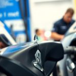 Auto szarpie po tankowaniu – co sprawdzić: paliwo, filtr, powietrze w układzie i czujniki